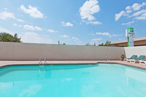 Wyndham Garden Downtown Hotel 3*